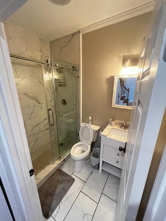 Atlanta Unit 2 Room 3 - Atlanta Bests Kept Secret Private Bedroom & Bathroom Екстериор снимка